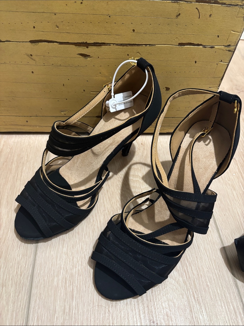 Salsa dance shoes woman’s 8.5 US